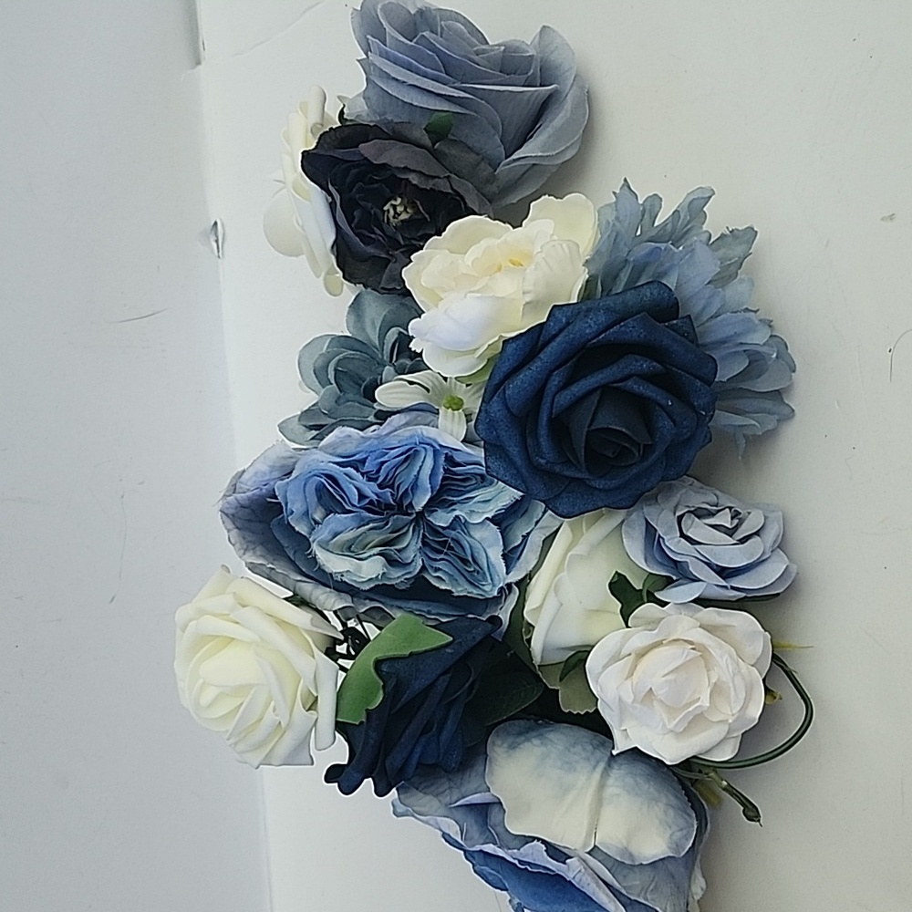 Forever Flowers bundle wedding roses and tulips - Picture 9 of 9